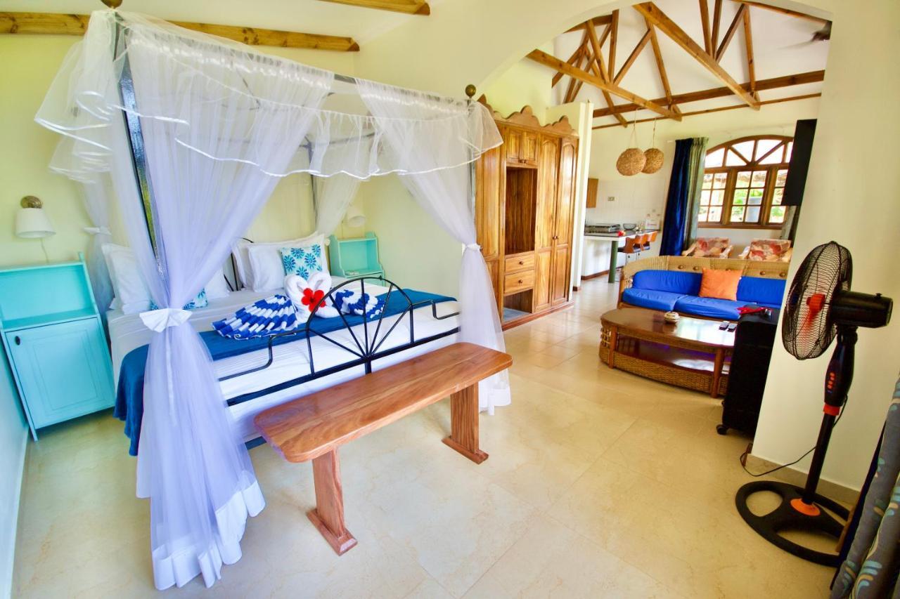 Sea Splash Self Catering And La Petite Maison Grand Anse  Exterior foto